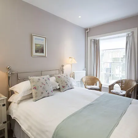 Bramwood Guest House-3